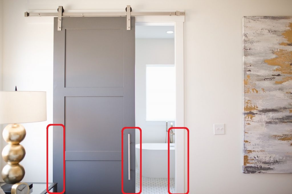 barn-door-3705530_1280_危険個所色付け
